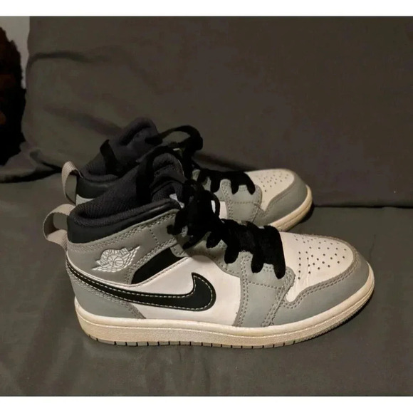 Nike Air Jordan 1 Mid Light Smoke‎ Grey 640734-078 Size 12C Sneakers - Picture 5 of 8